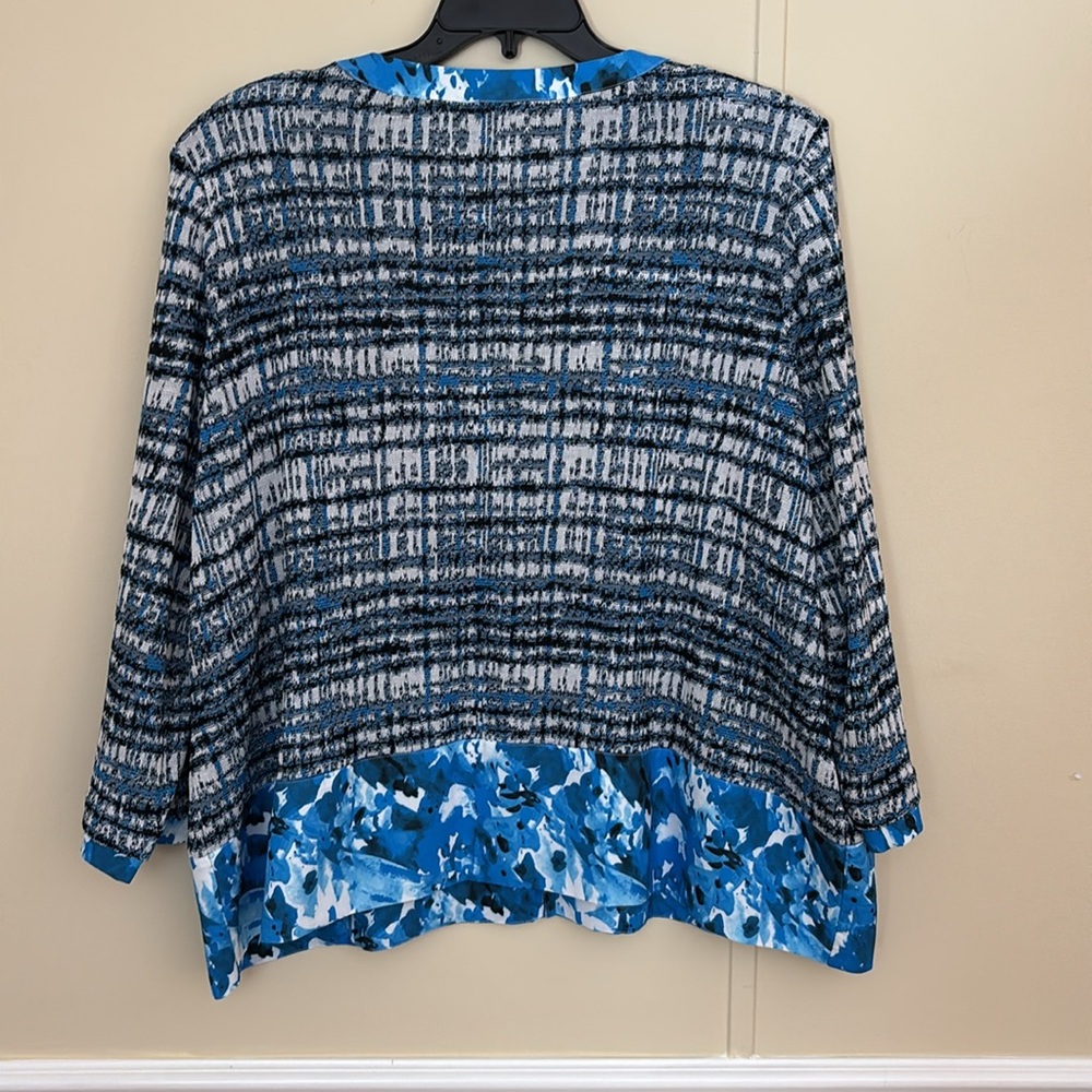Ming Wang - blue, white and black, textured & designed jacket. - Picture 2 of 13
